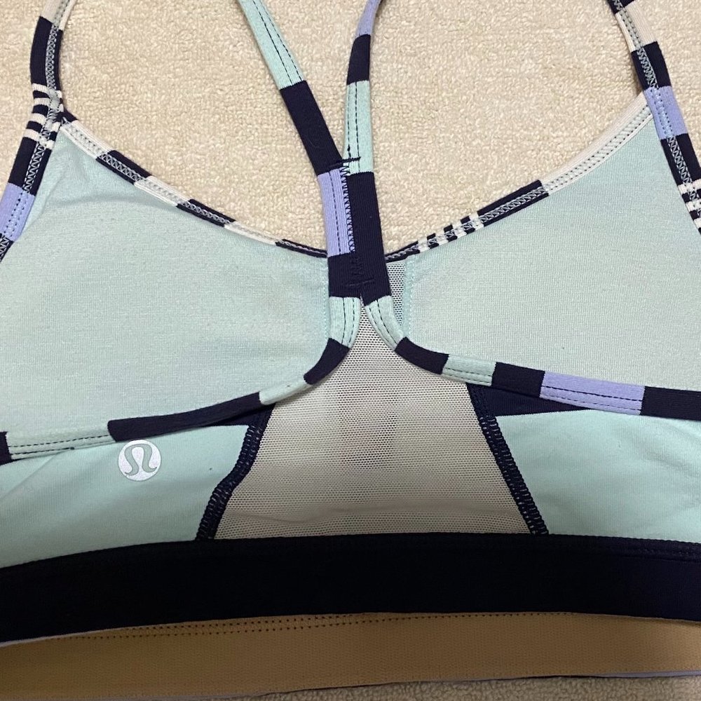 Lululemon Athletica Flow Y Bra/Discover Stripe White Deep indigo - Picture 3 of 4